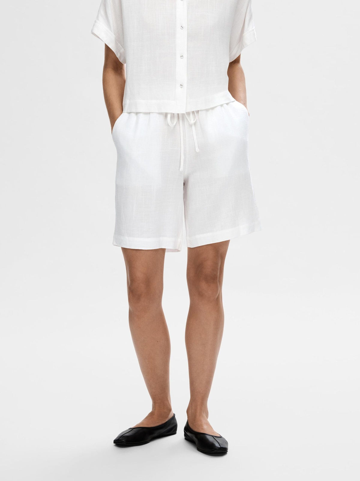 SLF Linnie Linen Shorts in White