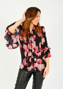 You added <b><u>QOA Lucky Blouse in Hydra Pink</u></b> to your cart.