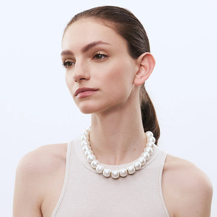 VBARONI Short Bead Necklace in Pearl