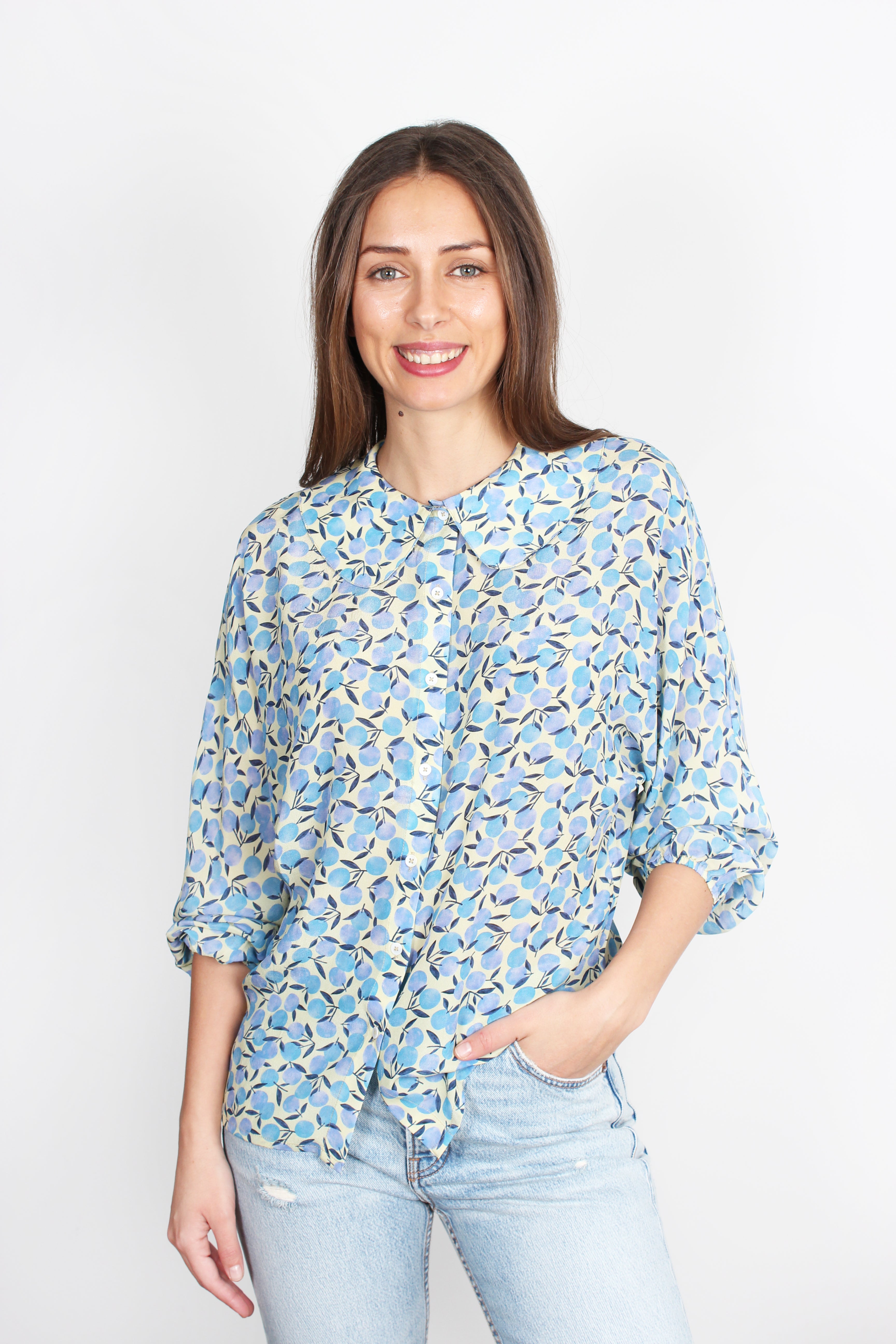 PPL Meena Shirt in Clementines 02 in Blue on Yellow
