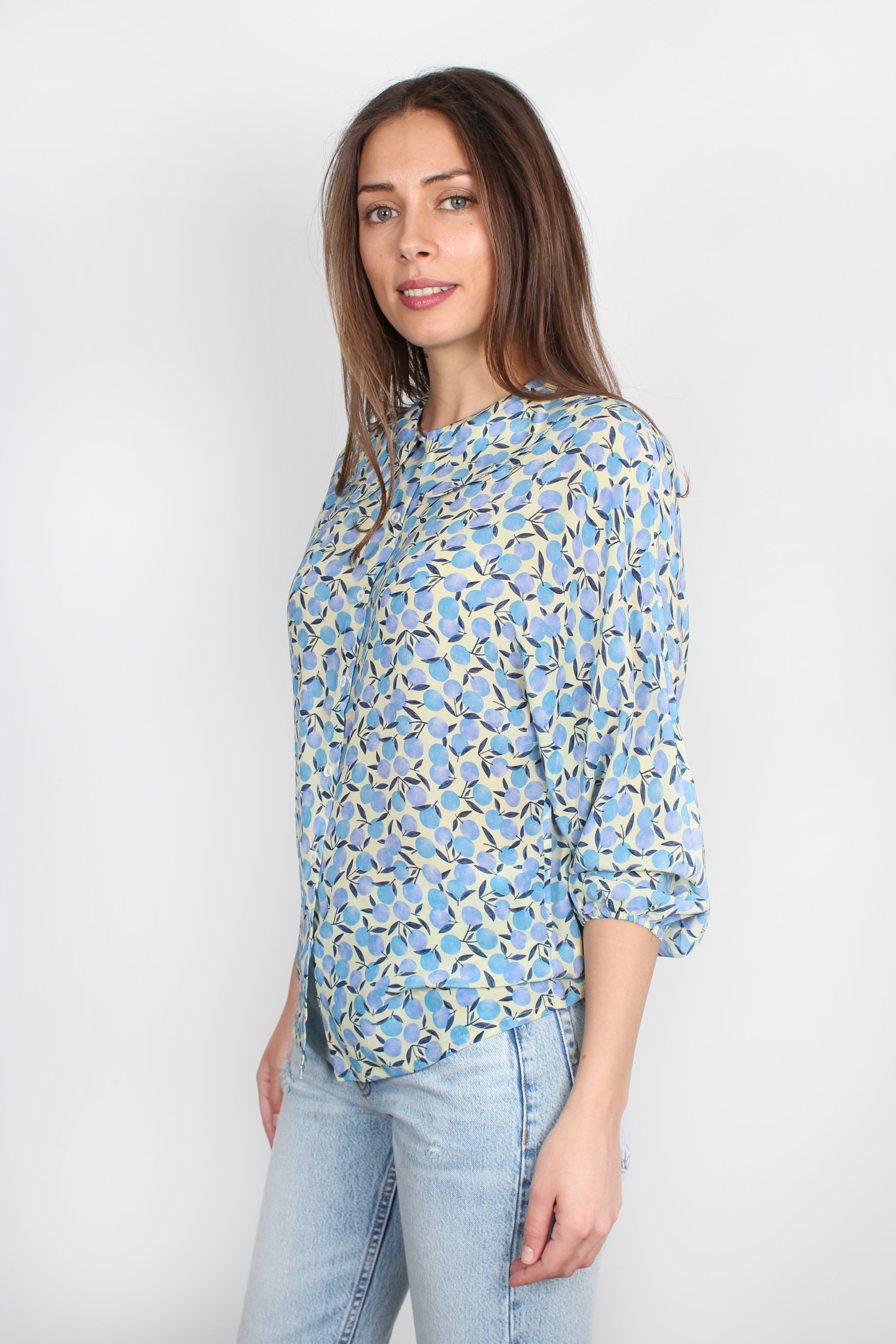 PPL Meena Shirt in Clementines 02 in Blue on Yellow