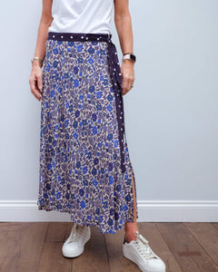 You added <b><u>V Olive skirt in bluebell</u></b> to your cart.