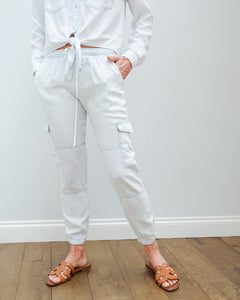You added <b><u>BD 3816 Utility cargo jogger in white out</u></b> to your cart.