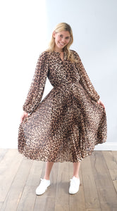 You added <b><u>SEC.F Cello dress in cafe au lait</u></b> to your cart.