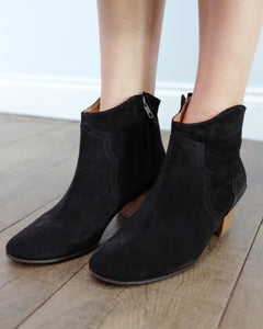 You added <b><u>IM Dicker boots in black</u></b> to your cart.