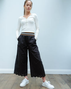 You added <b><u>AB 151252 Broderie pants with sporty elastic in black</u></b> to your cart.