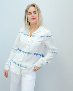 You added <b><u>BD 2194 Frayed hem shirt in indigo white out</u></b> to your cart.