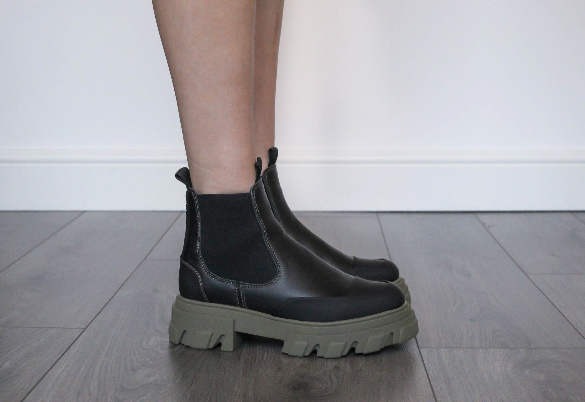 GANNI S1629 Leather Chelsea Boots in Black and Green