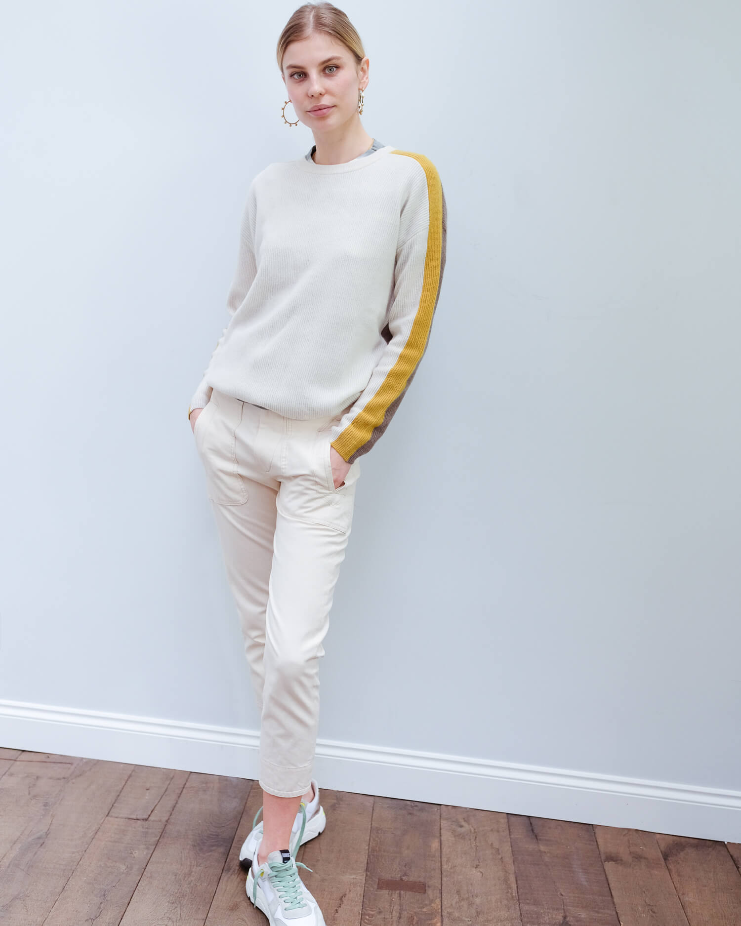 V Polly cashmere knit in milk