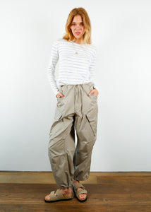 You added <b><u>AGOLDE Ginerva Cargo in Drab</u></b> to your cart.