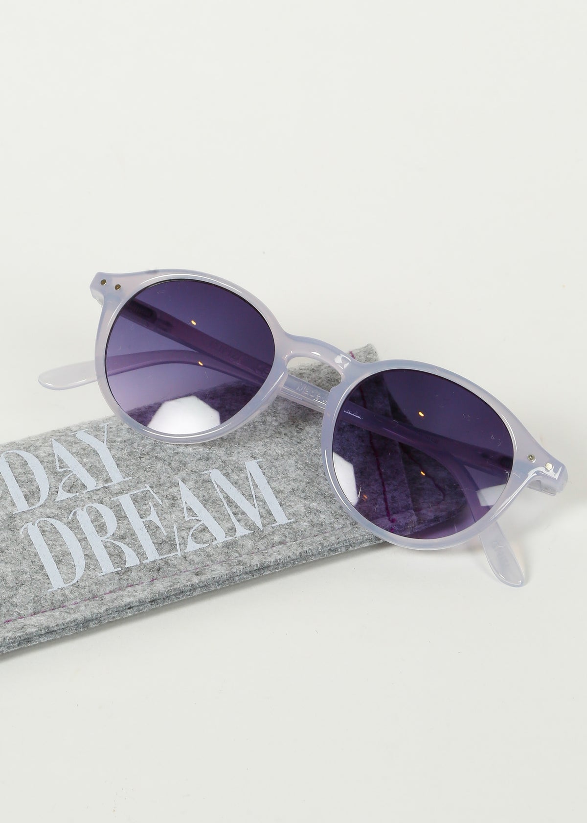 IZIPIZI Sunglasses #D in Violet Dawn